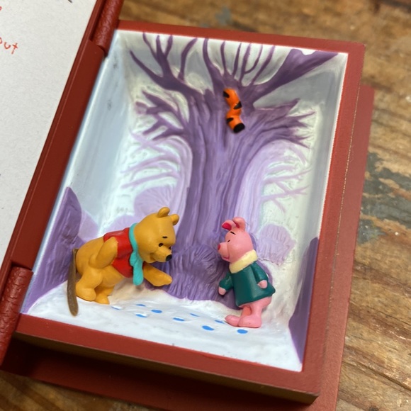 Vintage 2001 Winnie the Pooh Tracking the Jagular ornament - Picture 4 of 7